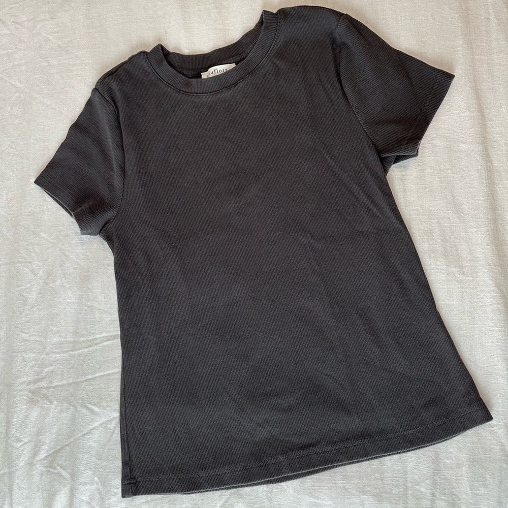 Neuflora Charcoal Ribbed Short Sleeve Women's Tee